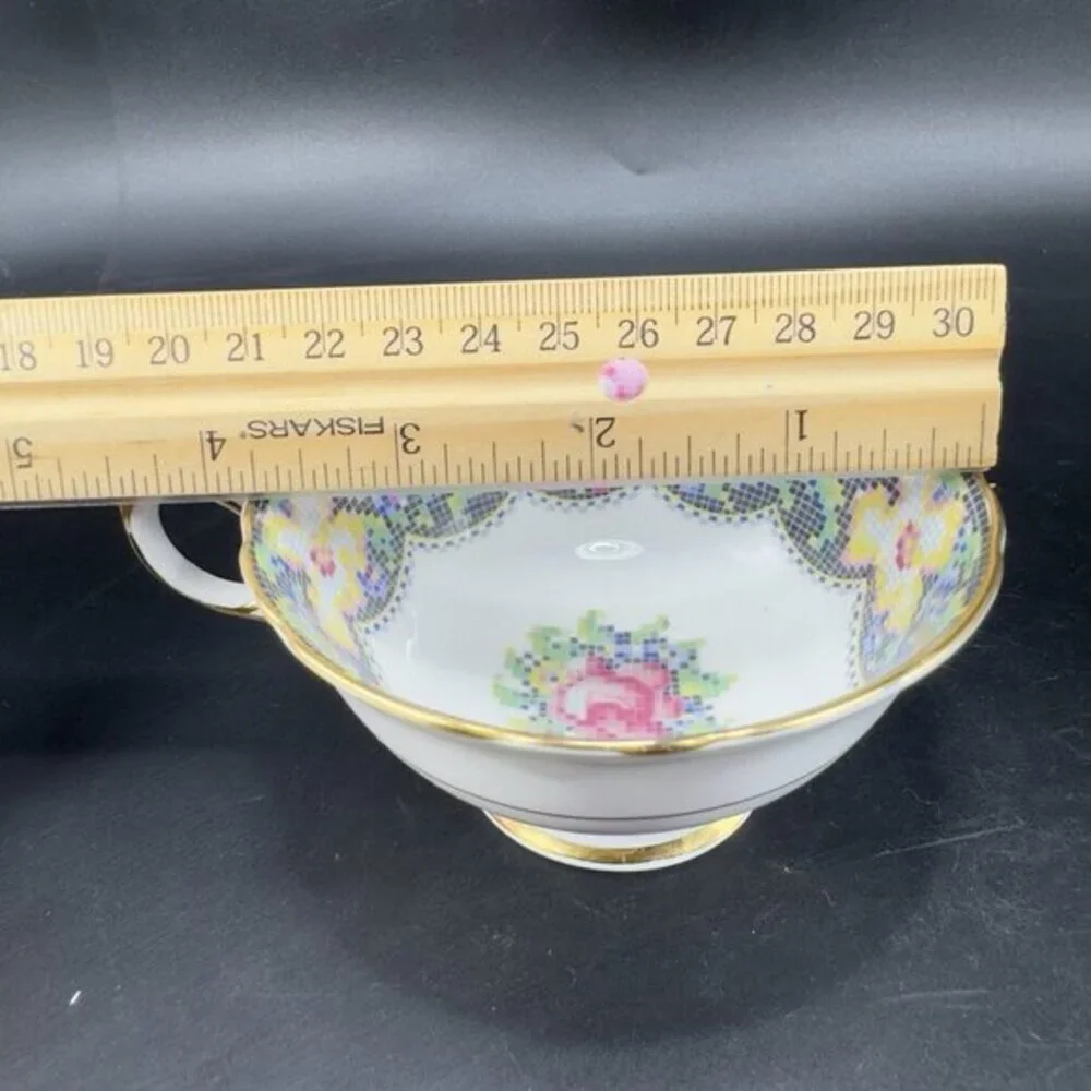 PARAGON Teacup‎ and Saucer Gingham Rose Needlepoint Pattern Porcelain Bone China